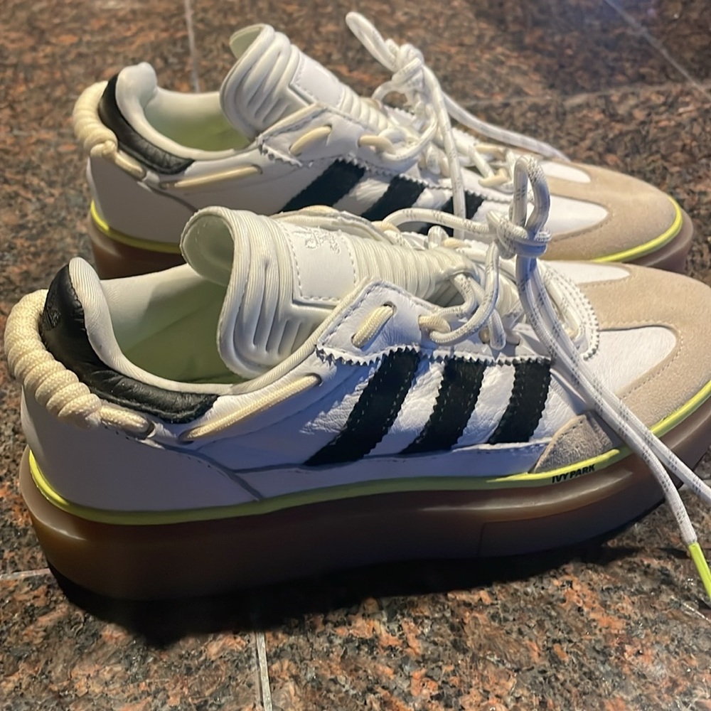 Adidas x Ivy Park, Super Sleek 72-Beyoncé, White Black (Women’s 5.5) - Picture 3 of 6